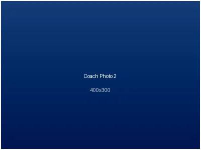 j9九游会前教练展示冠军奖杯照片