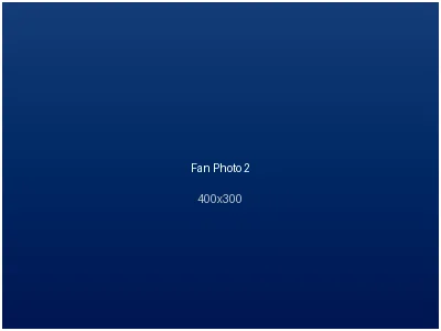 j9九游会马里奥在家中的米兰体育纪念品墙前